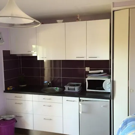 Appartement T2 Avec Terrasse Et Parking Privé, 4 Couchages, - Fr-1-326-599