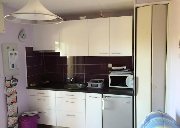 Appartement T2 Avec Terrasse Et Parking Privé, 4 Couchages, - Fr-1-326-599